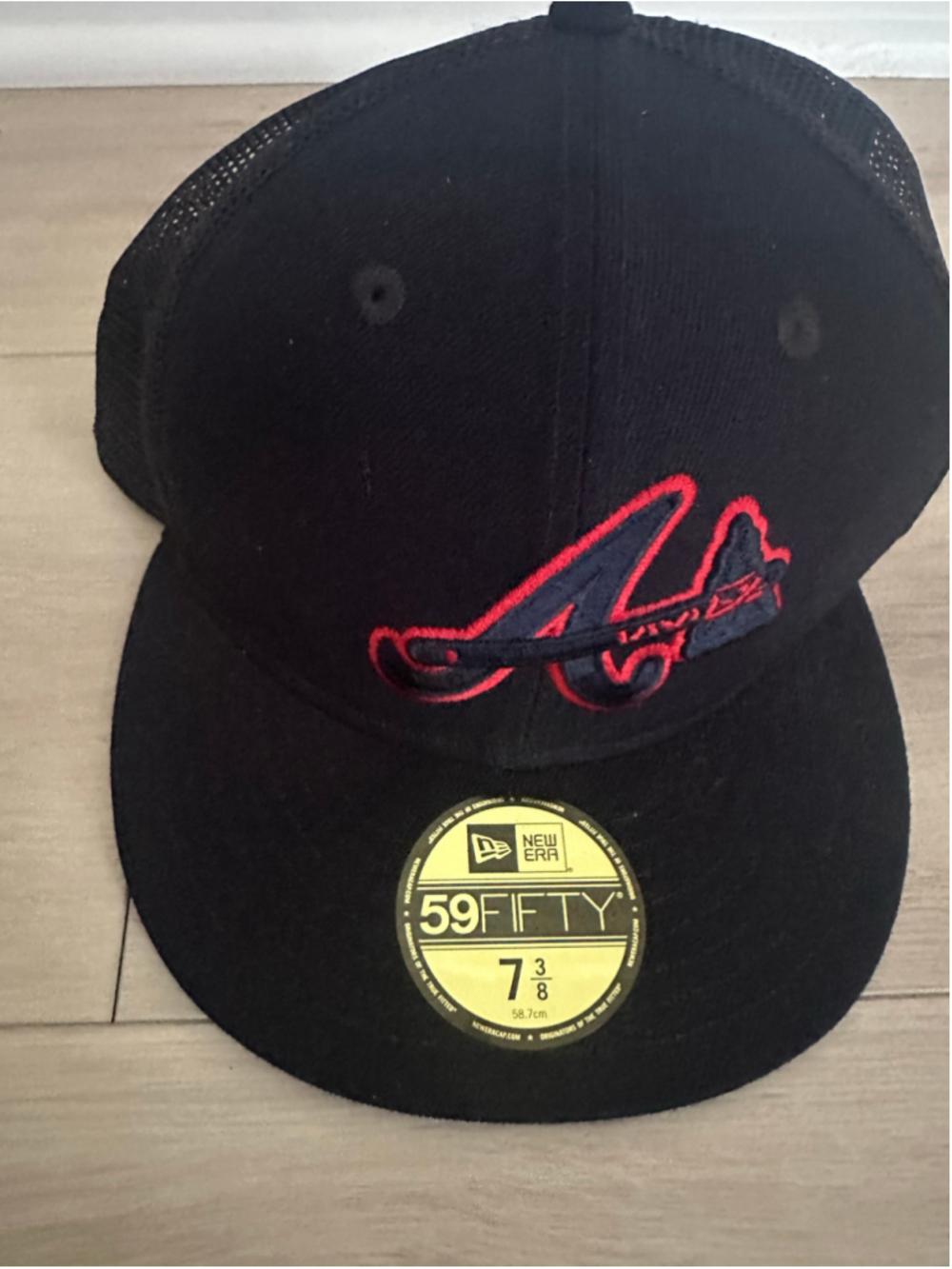 Men's New Era Atlanta Braves 59FIFTY Fitted Hat Size 7 3/8 Black Red